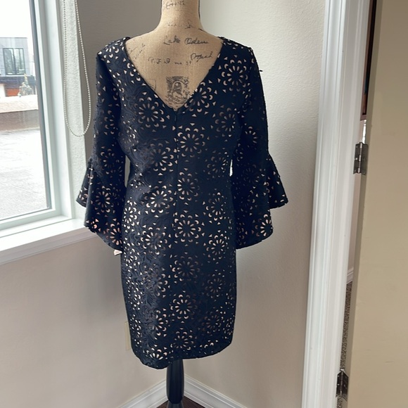 NWT JAX Black Label Laser-Cut Bell Sleeve Dress 8 - Picture 5 of 6
